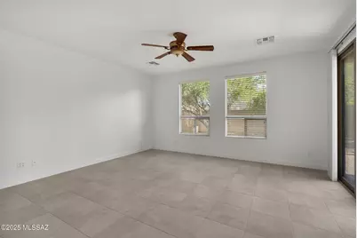 700 N Pebbles Ridge Drive, Green Valley, AZ 85614 - Photo 7