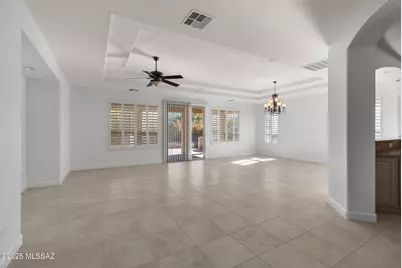700 N Pebbles Ridge Drive, Green Valley, AZ 85614 - Photo 3