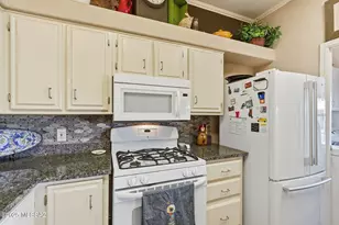 567 W Parkwood Ct, Green Valley, AZ 85614 - Photo 7