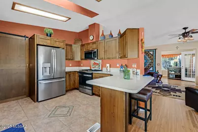 2051 S Doubletree Lane, Tucson, AZ 85713 - Photo 9