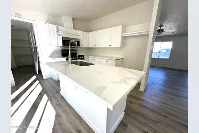 4084 E White Water Drive, Tucson, AZ 85706 - Photo 3