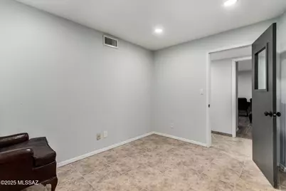 727 Swan N, Tucson, AZ 85711 - Photo 19