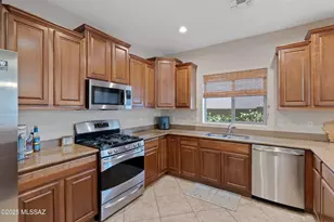 1283 W Vinovo Pass, Oro Valley, AZ 85755 - Photo 3