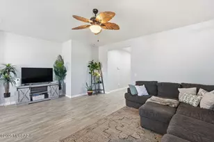 8298 W Green Kingfisher Ln, Tucson, AZ 85757 - Photo 7