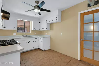 101 W Corona Road, Tucson, AZ 85756 - Photo 15