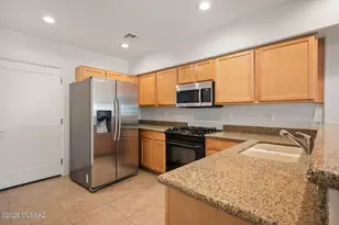 3121 N Olsen Ave, Tucson, AZ 85719 - Photo 13