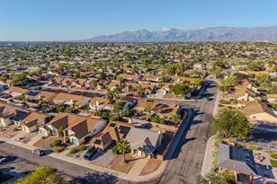 9985 E Banister Dr, Tucson, AZ 85730 - Photo 37