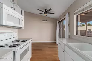 9985 E Banister Dr, Tucson, AZ 85730 - Photo 13