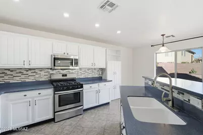 640 W Emerald Key Drive, Green Valley, AZ 85614 - Photo 11