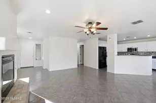 640 W Emerald Key Dr, Green Valley, AZ 85614 - Photo 9