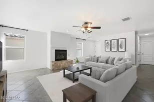 640 W Emerald Key Dr, Green Valley, AZ 85614 - Photo 3