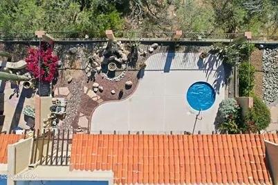 848 E Camino Diestro, Oro Valley, AZ 85704 - Photo 7