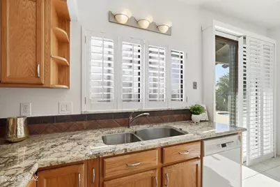 848 E Camino Diestro, Oro Valley, AZ 85704 - Photo 21