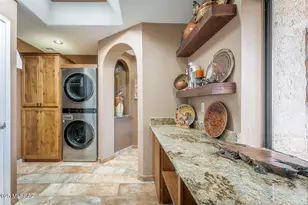 1118 W Circulo Del Sur, Green Valley, AZ 85614 - Photo 9