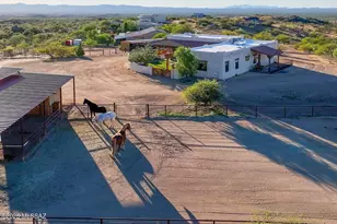 401 N Bully Hill Ct, Oracle, AZ 85623 - Photo 3