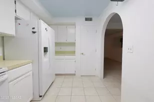 110 W Calle Melendrez, Green Valley, AZ 85614 - Photo 7