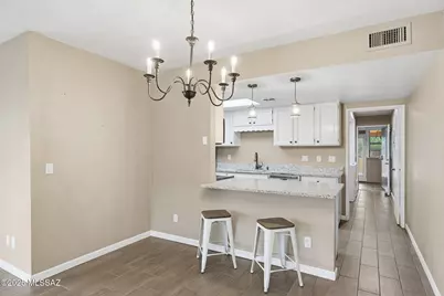 301 N Paseo De Los Conquistadores, Green Valley, AZ 85614 - Photo 11