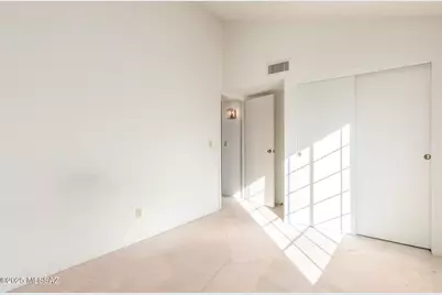 10245 E Essex Village Drive, Tucson, AZ 85748 - Photo 21