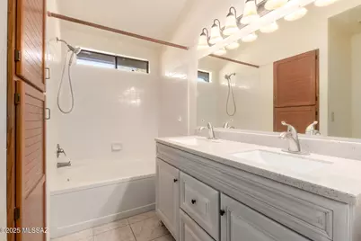 10245 E Essex Village Drive, Tucson, AZ 85748 - Photo 15
