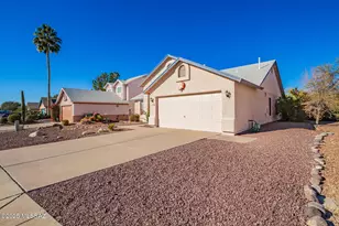 10245 E Essex Village Dr, Tucson, AZ 85748 - Photo 3