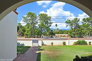 5754 E Grant Rd, Tucson, AZ 85712 - Photo 5