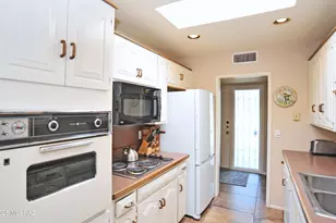 5754 E Grant Rd, Tucson, AZ 85712 - Photo 23