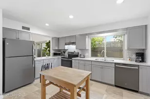 9812 E Skyview Dr, Tucson, AZ 85748 - Photo 3