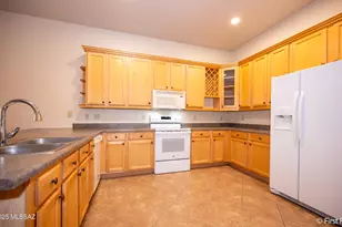 624 E 2nd St, Tucson, AZ 85705 - Photo 13