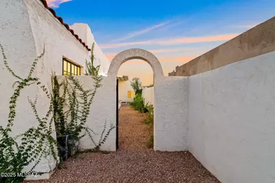 2210 E 6th Street, Tucson, AZ 85719 - Photo 37