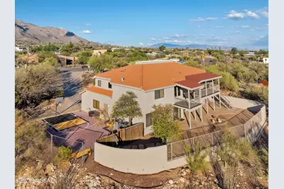 7041 N Skyway Drive, Tucson, AZ 85718 - Photo 1