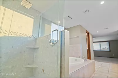7041 N Skyway Drive, Tucson, AZ 85718 - Photo 25