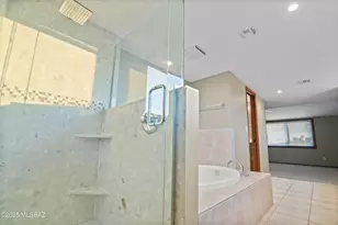 7041 N Skyway Dr, Tucson, AZ 85718 - Photo 25