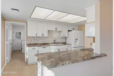 871 N Camino De Luz, Green Valley, AZ 85614 - Photo 9