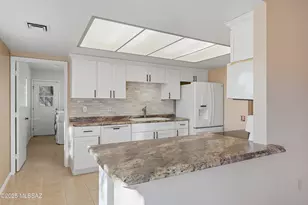 871 N Camino De Luz, Green Valley, AZ 85614 - Photo 9