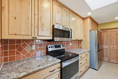 955 S Camino Del Monte, Green Valley, AZ 85614 - Photo 11