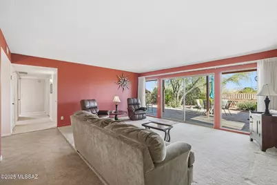 955 S Camino Del Monte, Green Valley, AZ 85614 - Photo 7