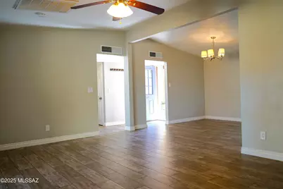 7465 E 20th Street, Tucson, AZ 85710 - Photo 7