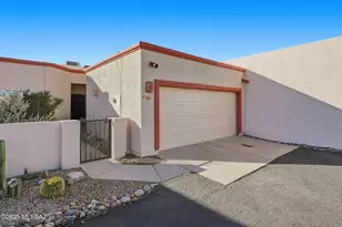 575 W Via Rosaldo, Green Valley, AZ 85614 - Photo 9