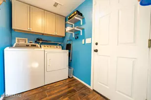 9301 N Moon View Pl, Tucson, AZ 85742 - Photo 9