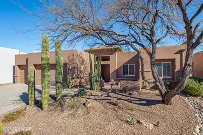 13828 N Topflite Drive, Oro Valley, AZ 85755 - Photo 1