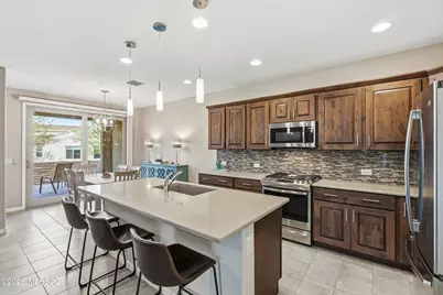 1701 E Sage Thrasher Drive, Green Valley, AZ 85614 - Photo 13