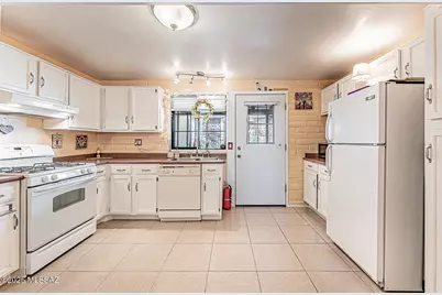 452 S La Canada Drive, Green Valley, AZ 85614 - Photo 17