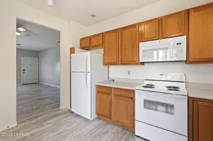 3956 S Calle Viva, Green Valley, AZ 85614 - Photo 9