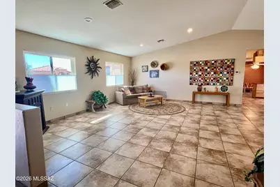 2012 W Via Nuevo Leon, Green Valley, AZ 85622 - Photo 5