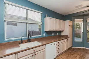 9469 N Twinkling Shadows Way, Tucson, AZ 85743 - Photo 17