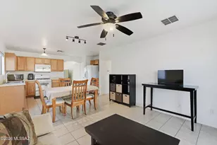 682 W Amber Sun Dr, Green Valley, AZ 85614 - Photo 7