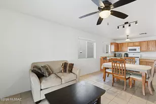 682 W Amber Sun Dr, Green Valley, AZ 85614 - Photo 7