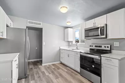 7901 E 19th Place, Tucson, AZ 85710 - Photo 7