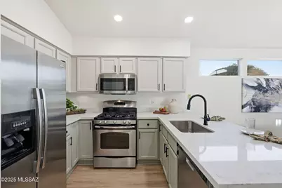 13941 N Trade Winds Way, Oro Valley, AZ 85755 - Photo 13