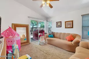 9091 N Ironwood Bluffs Ln, Tucson, AZ 85742 - Photo 9